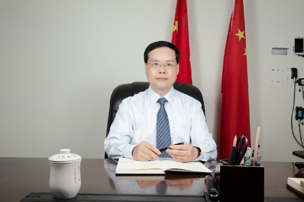 張揚(yáng)